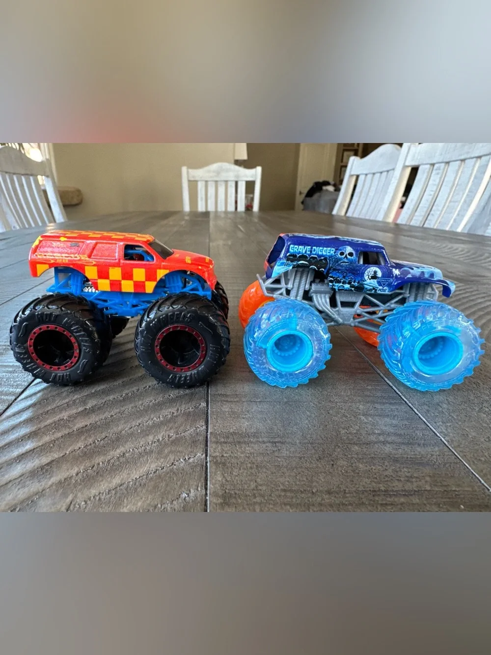 Hot Wheels Town Hauler & Monster Jam Fire Ice Grave Digger Monster Trucks